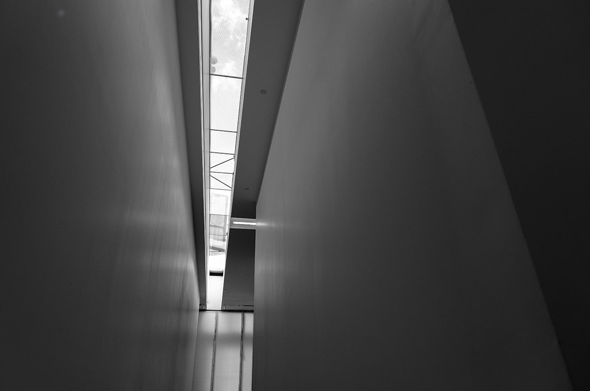 人人影视一句话整理：把这句话的推断有没有越过证据写清，再把单位补到图旁（评论也能用）